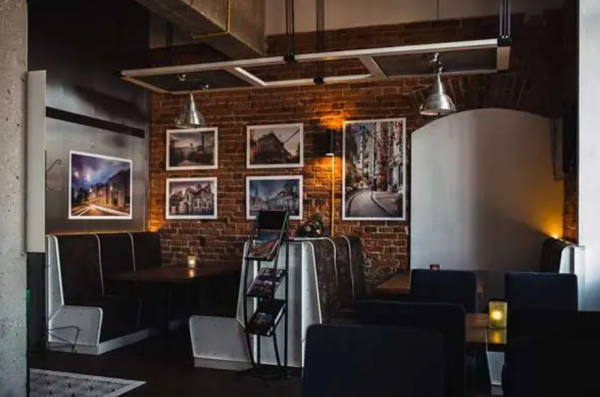 Warung kopi modern dengan konsep loft